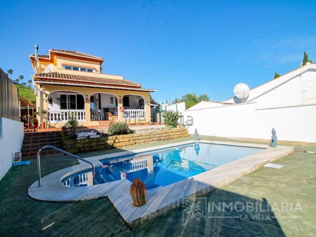 Chalet, Coin