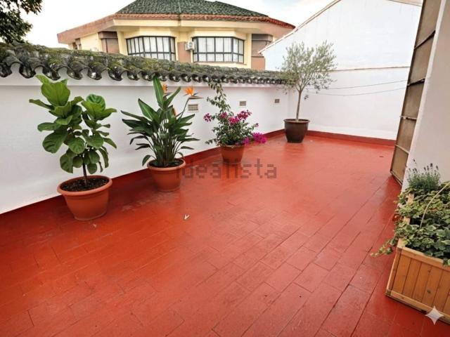 Chalet, Coin