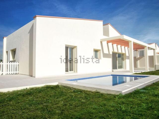 Chalet, Coin