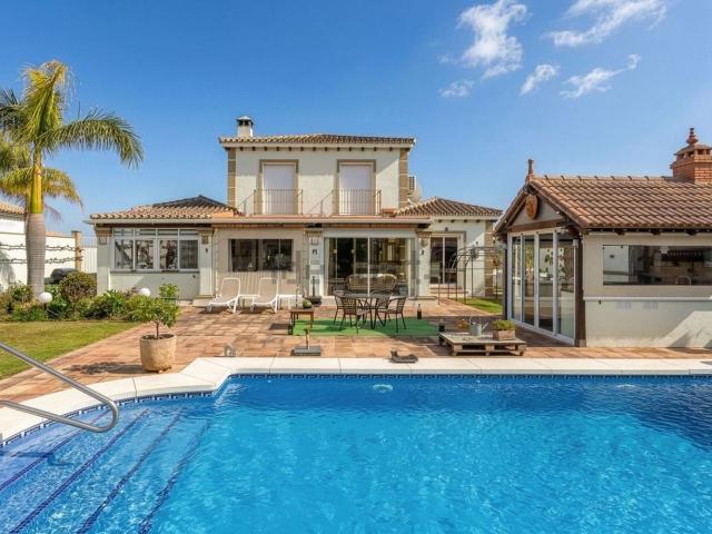 Chalet, Coin