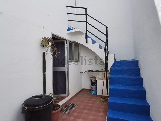 Chalet, Coin