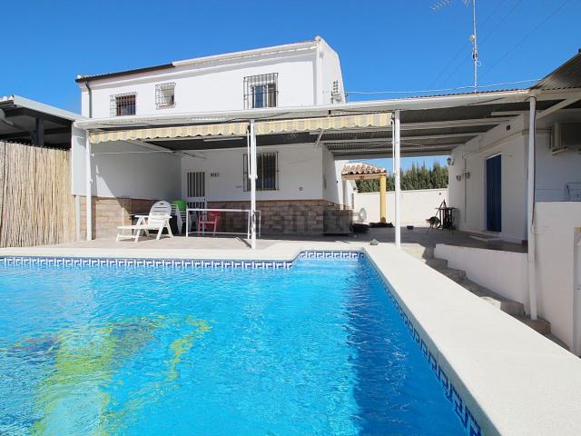 Chalet, Coin