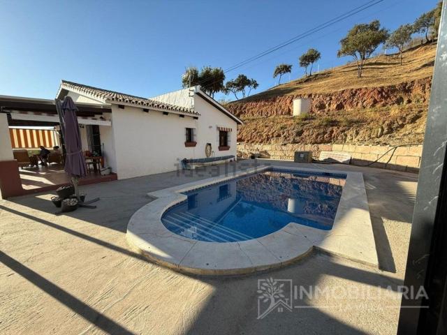 Chalet, Coin