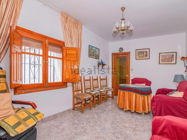 Chalet, Colomera