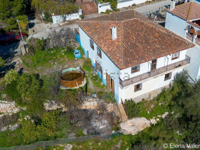 Chalet, Comares