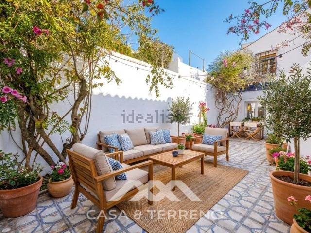 Chalet, Comares