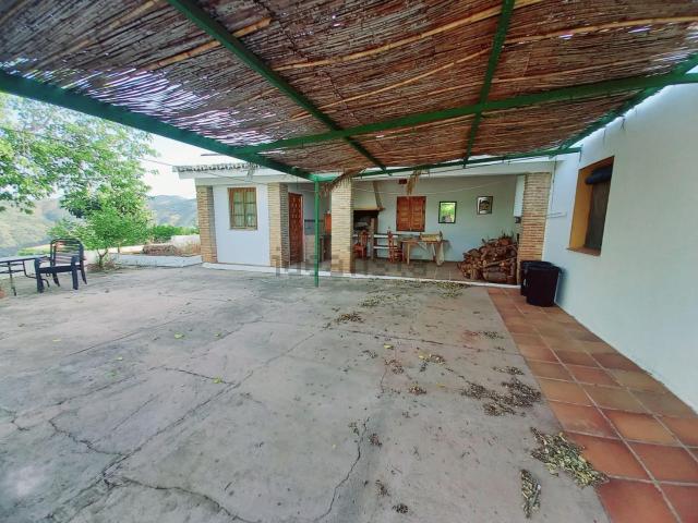 Chalet, Comares