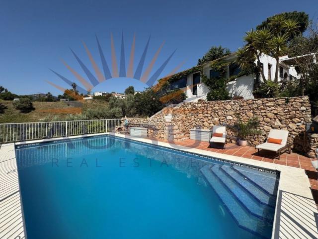 Chalet, Competa