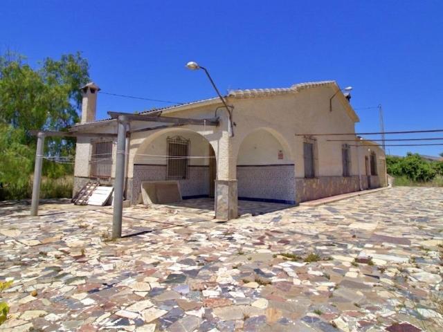 Chalet con Nave en matola
