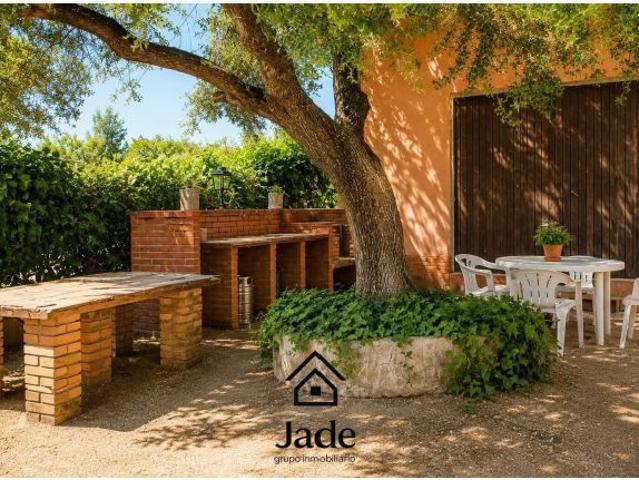 Chalet con apartamento independiente en Cuevas Bajas. HIPOTECABLE