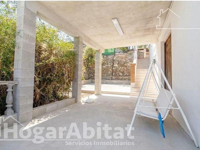 CHALET CON DOS VIVIENDAS INDEPENDIENTES, PISCINA PRIVADA, GARAJE Y TERRAZA