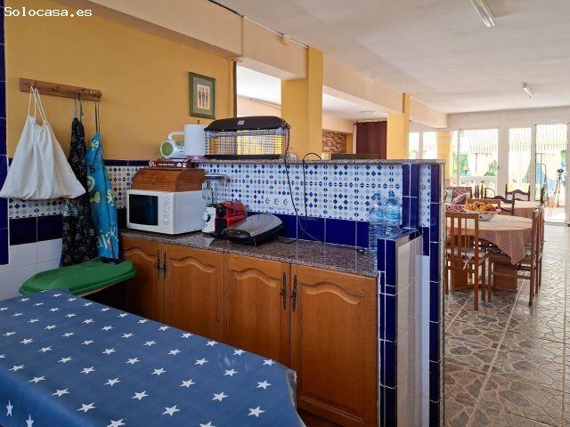Chalet con dos Plantas Independientes y Piscina