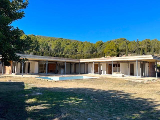 CHALET con equipamientos HIPICA