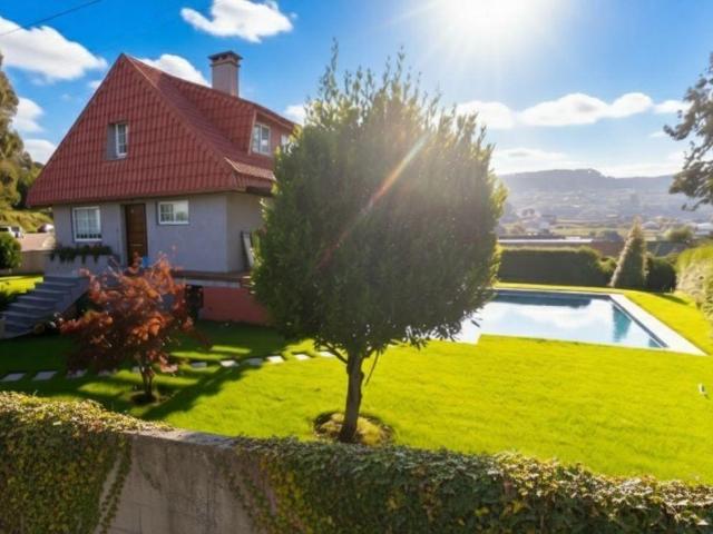 Chalet con jardín y piscina en Bembrive