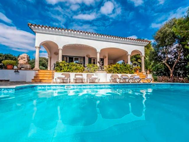 Chalet con licencia más solar en Binibeca