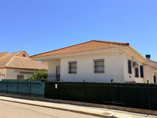 CHALET CON PARCELA INDEPENDIENTE EN LA PUEBLA