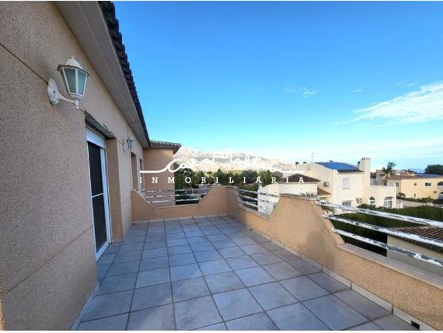 CHALET CON PARCELA Y PISCINA DOS VIVIENDAS INDEPENDIENTES