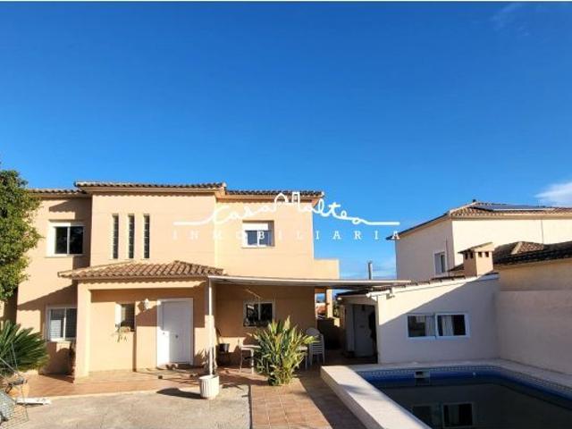 CHALET CON PARCELA Y PISCINA DOS VIVIENDAS INDEPENDIENTES