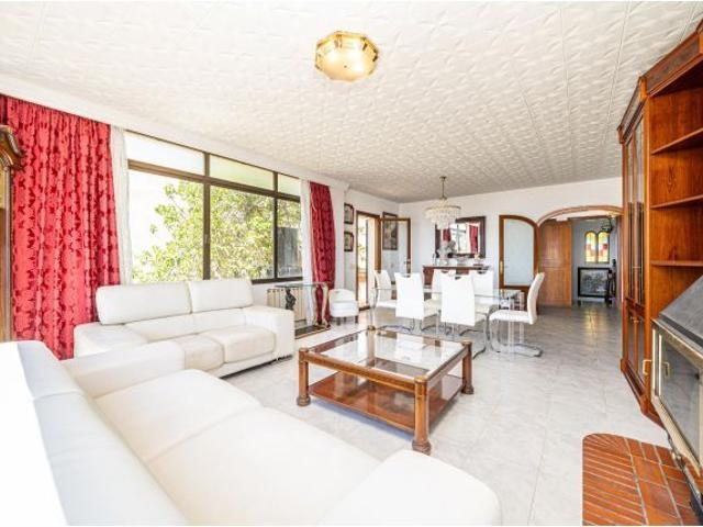 CHALET CON PISCINA