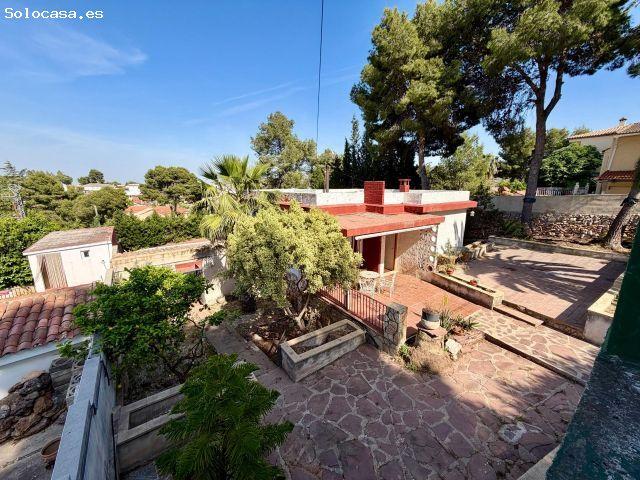 Chalet con piscina a reformar