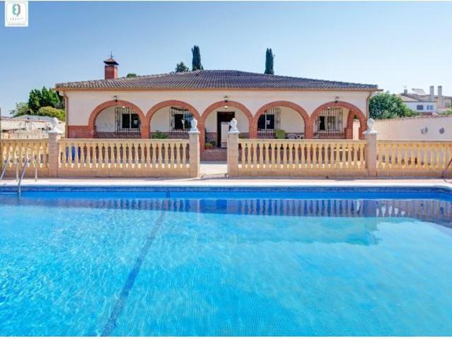 CHALET CON PISCINA EN CORTIJO PRETEL ALBOLOTE