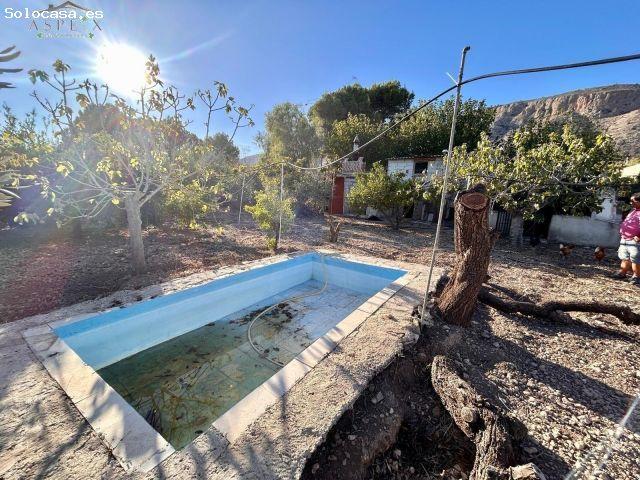 Chalet con piscina en Hondon de Las Nieves