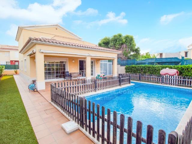 Chalet con piscina en Malbúger 0m² Maó