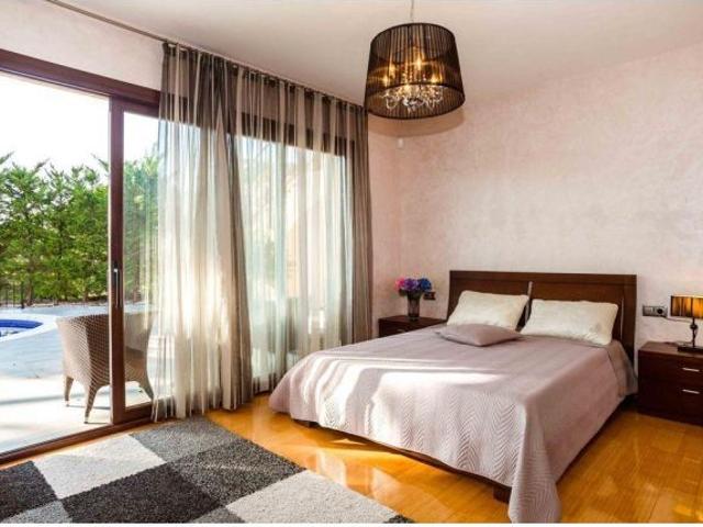 Chalet con piscina en Tiana