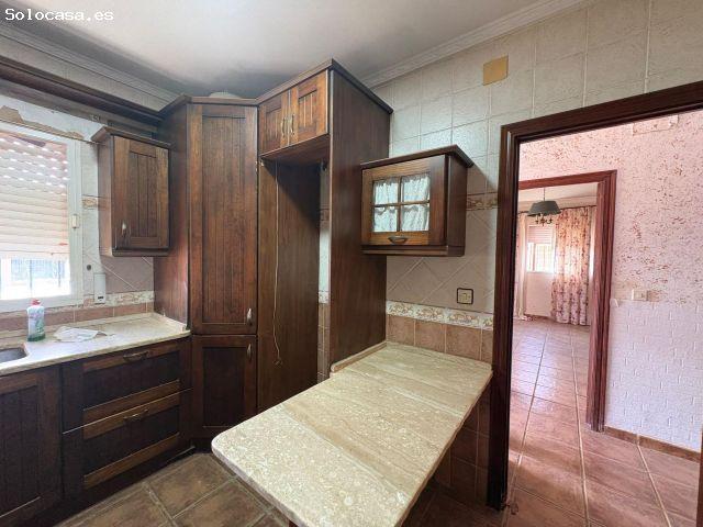 CHALET CON PISCINA SEGREGADO PARA REFORMAR