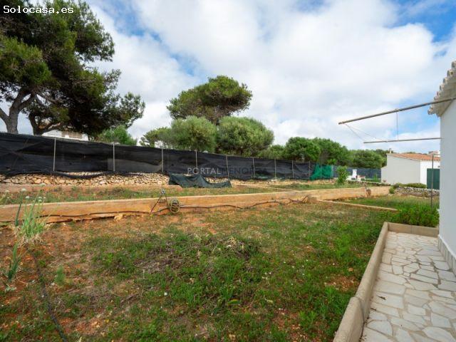 Chalet con piscina privada en la urbanización de Binibeca