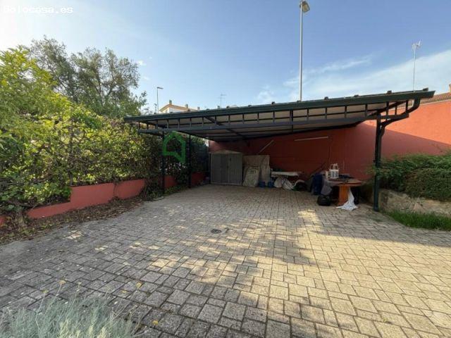 CHALET CON PISCINA PRIVADA EN LAS VAGUADAS
