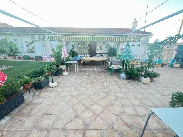 CHALET CON PISCINA PROPIA