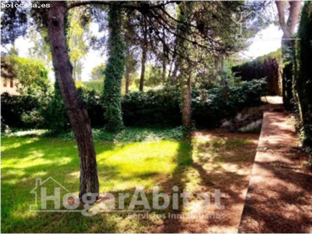 CHALET CON PISCINA, TERRAZA, GARAJE Y BARBACOA