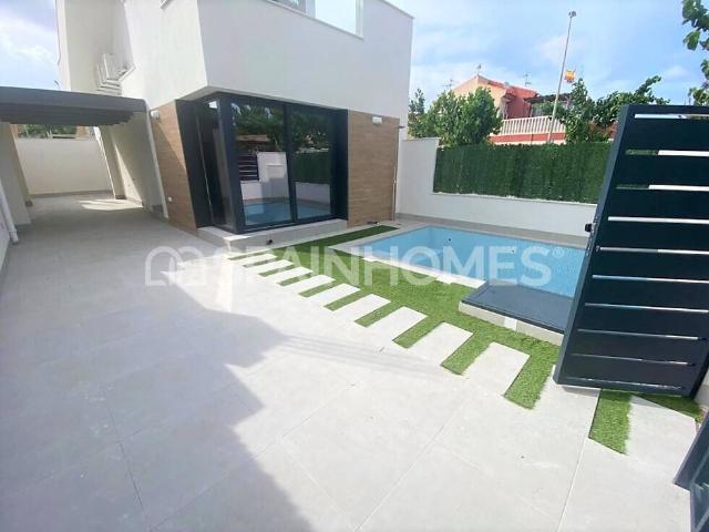 Chalet con Piscina y Parking en Los Alcázares Murcia