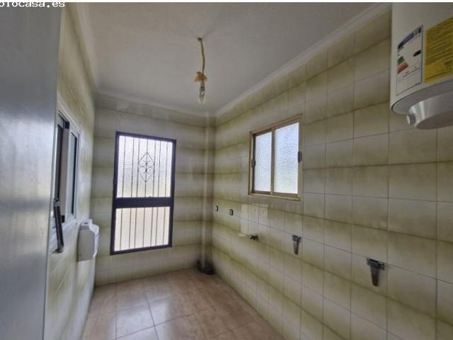 CHALET CON TERRENO URBANO INDEPENDIENTE EN ZONA DE PUEBLO EN MACISVENDA/ MURCIA