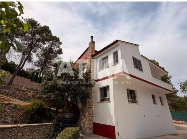 CHALET CON VISTAS A LA MONTAÑA EN VENTA URBANIZACIÓN EL PINATELL BOCAIRENT
