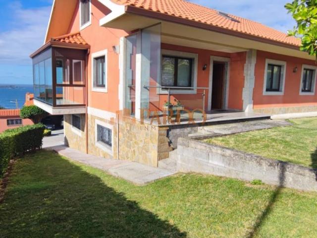 Chalet con vistas a la playa de Valdoviño