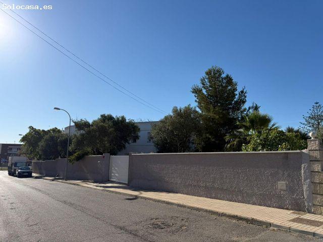 chalet con 1.000 metros de parcela, avenida principal de santo domingo !