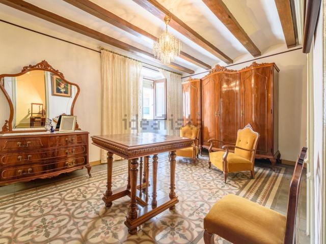 Chalet, Constanti