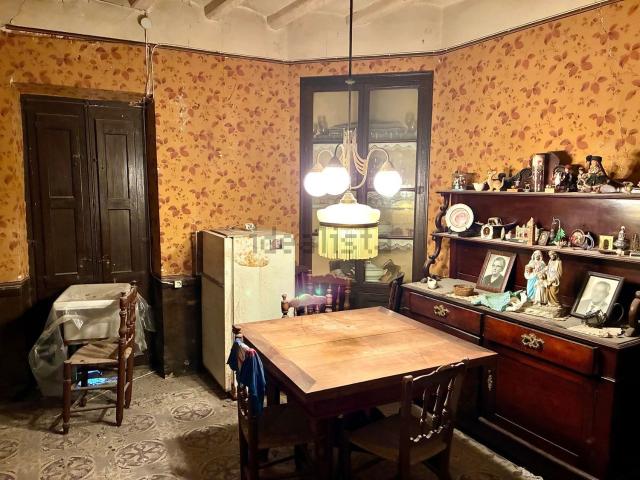 Chalet, Constanti