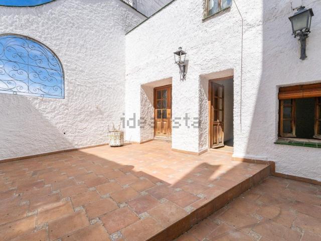 Chalet, Constanti