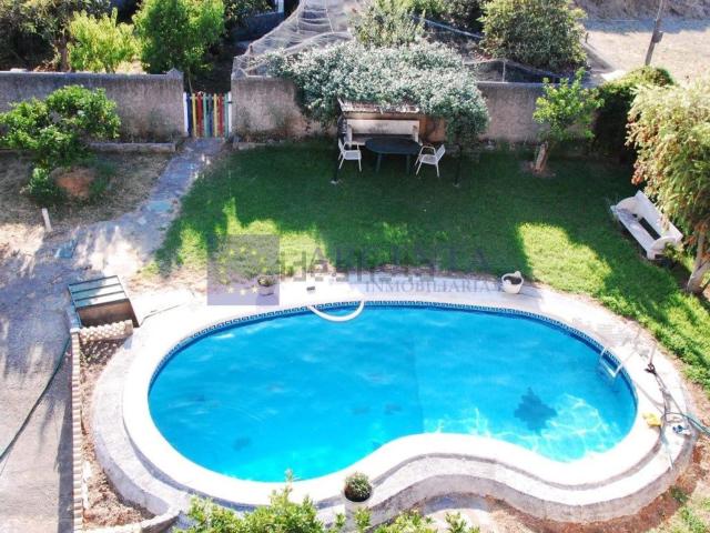 Chalet, Coria