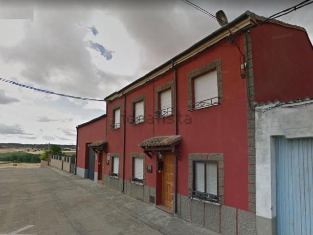 Chalet, Corrales
