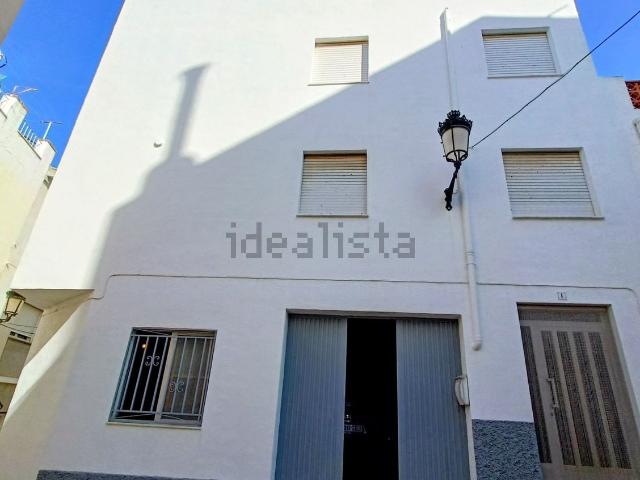Chalet, Costur
