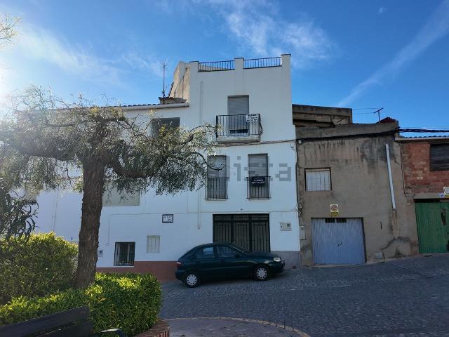 Chalet, Costur