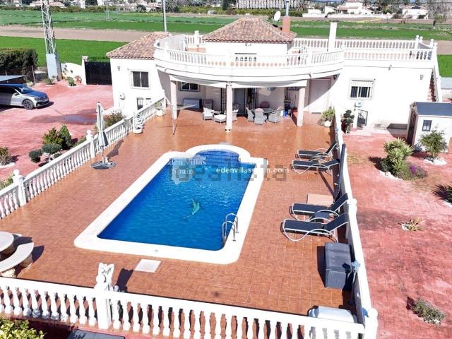 Chalet, Catral