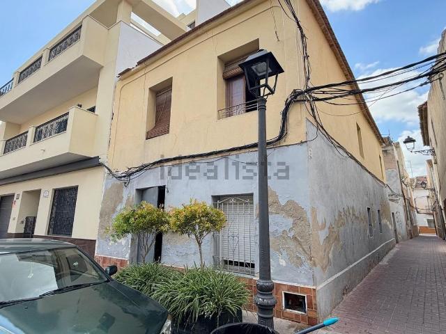Chalet, Catral