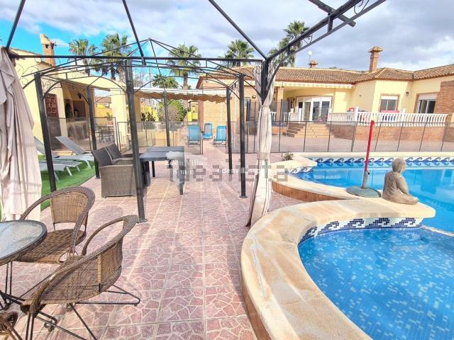 Chalet, Catral
