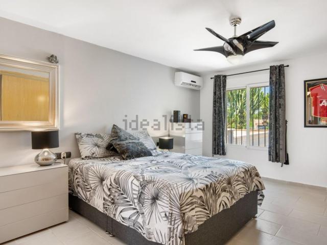 Chalet, Catral