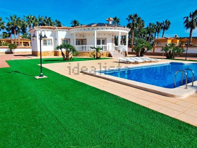 Chalet, Catral
